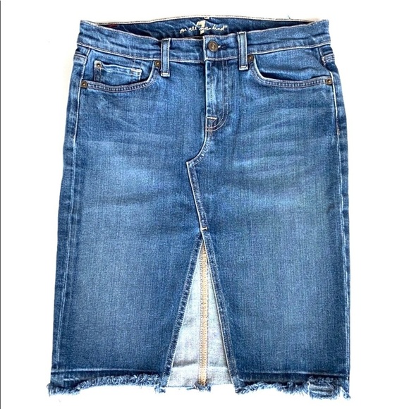 EUC 7 for all mankind denim skirt - Picture 1 of 8